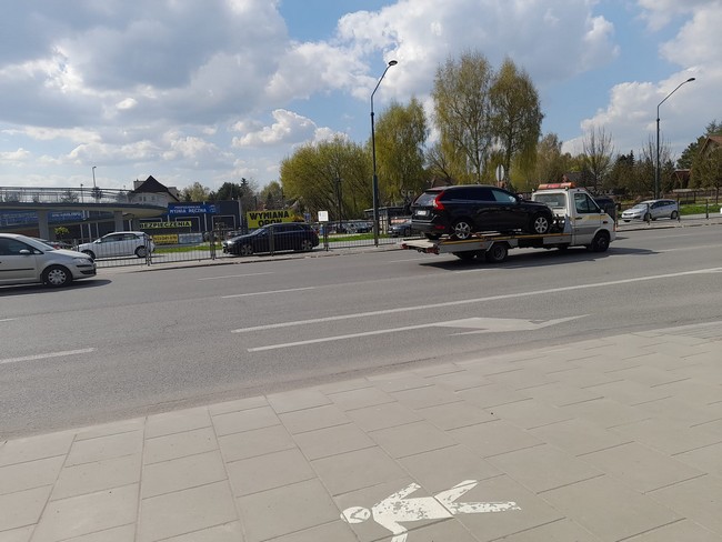 Laweta wioząca samochód ul Puławska kierunek Ursynów, Mokotów Warszawa